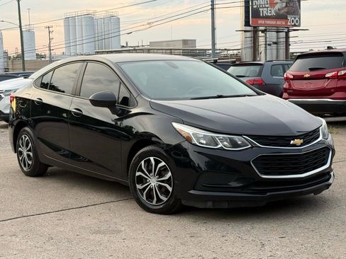 Used 2018 Chevrolet Cruze LS FWD image 2