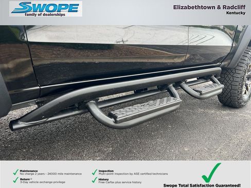 Used 2025 Chevrolet Colorado ZR2 w/ Technology Package AWD/4WD image 10
