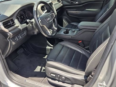 Certified 2020 GMC Acadia Denali w/ Technology Package FWD image 9