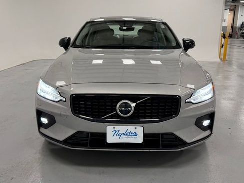 Used 2023 Volvo S60 B5 Plus image 7