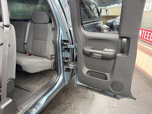 Used 2007 Chevrolet Silverado 1500 LT w/ Towing Package image 9