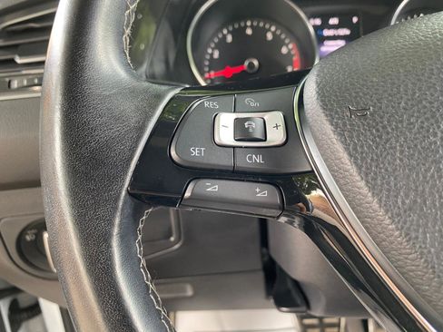 Used 2018 Volkswagen Tiguan SEL w/ R-Line Package image 68