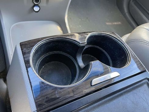 Used 2015 Toyota Sienna XLE w/ XLE Navigation Package image 42