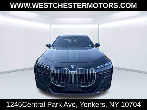 Used 2023 BMW 760i xDrive AWD/4WD image 2