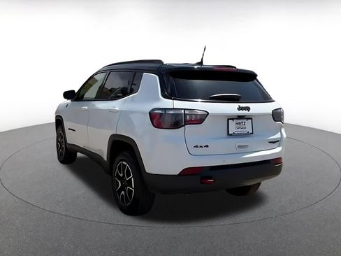 Used 2025 Jeep Compass Trailhawk AWD/4WD image 11