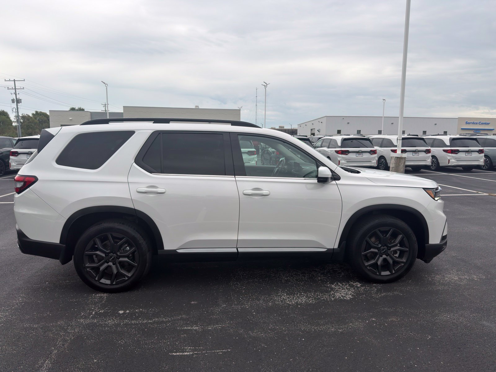 Used 2023 Honda Pilot Elite image 6