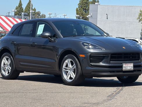Used 2022 Porsche Macan AWD/4WD image 5