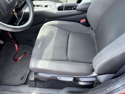 Used 2019 Honda HR-V Sport image 11