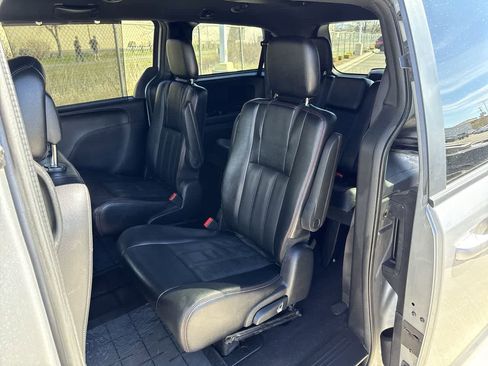 Used 2019 Dodge Grand Caravan GT image 13