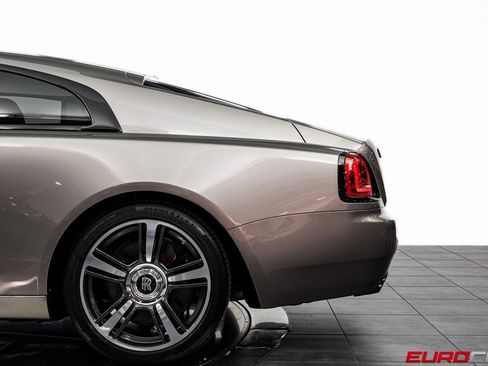 Used 2015 Rolls-Royce Wraith image 15