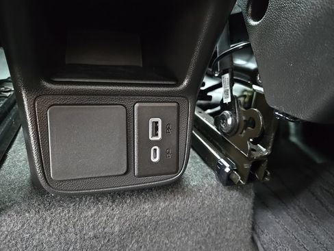 Used 2021 Buick Encore GX Preferred w/ Cold Weather Comfort Package FWD image 38