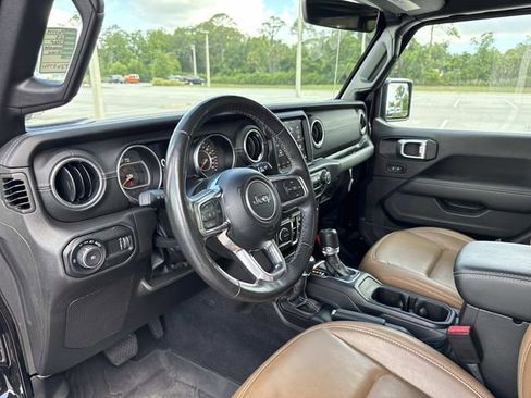 Used 2023 Jeep Wrangler Unlimited Sahara w/ Cold Weather Group AWD/4WD image 21