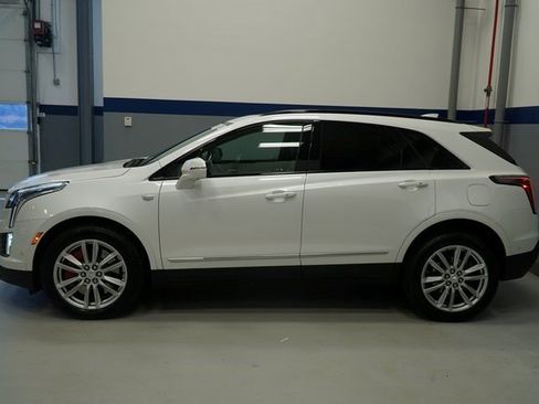 Certified 2022 Cadillac XT5 Sportv w/ Technology Package image 2