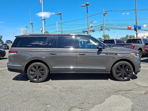 Used 2024 Lincoln Navigator L Black Label AWD/4WD image 32