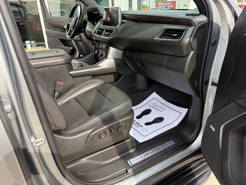 Used 2023 Chevrolet Suburban LT w/ LT Signature Plus Package AWD/4WD image 19