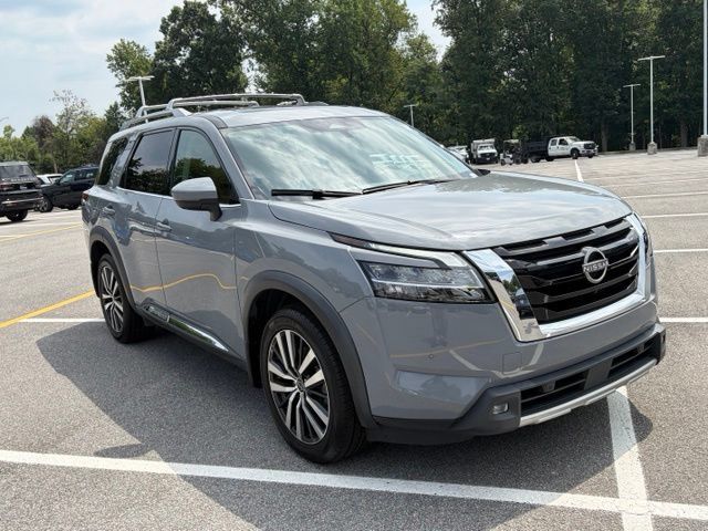 Certified 2022 Nissan Pathfinder Platinum w/ Cargo Package AWD/4WD image 2