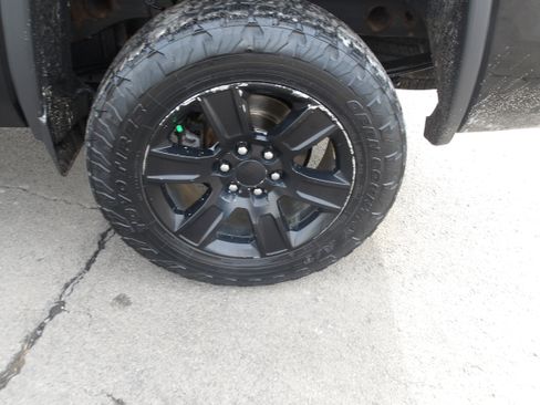 Used 2018 GMC Sierra 1500 SLE image 19