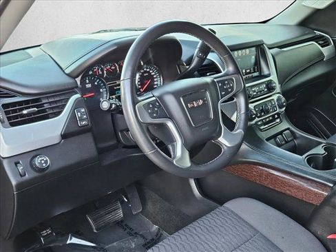 Used 2017 GMC Yukon SLE w/ SLE Value Package image 10