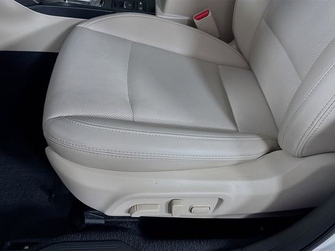 Used 2017 Subaru Outback 2.5i Limited image 23