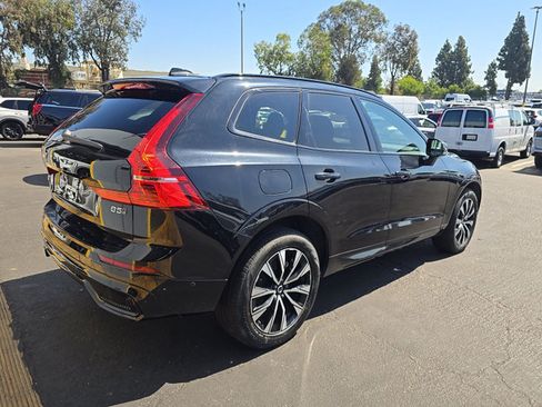 Used 2025 Volvo XC60 B5 Plus AWD/4WD image 4
