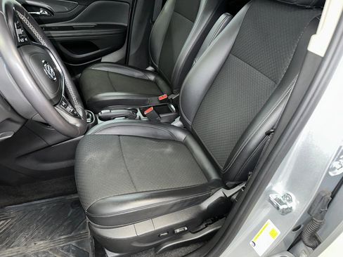 Certified 2022 Buick Encore Preferred w/ Safety Package image 5