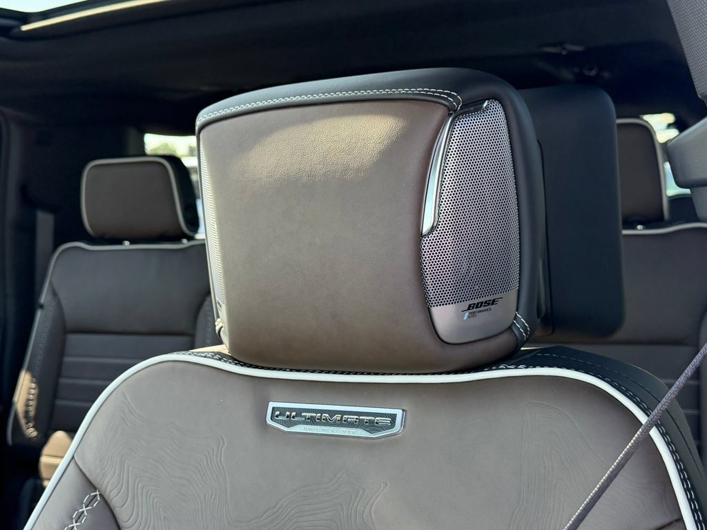 New 2026 GMC Yukon XL Denali Ultimate AWD/4WD image 33