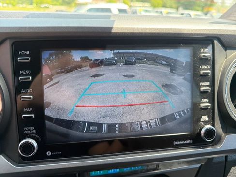Used 2021 Toyota Tacoma TRD Off-Road w/ Technology Package AWD/4WD image 21