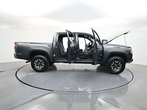 Used 2022 Toyota Tacoma TRD Off-Road AWD/4WD image 41