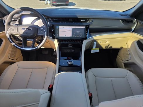 New 2026 Jeep Grand Cherokee Limited RWD image 25