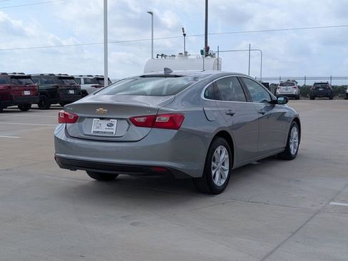Used 2025 Chevrolet Malibu LT FWD image 5