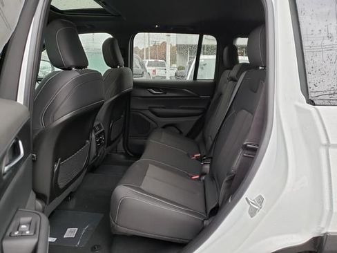 New 2025 Jeep Grand Cherokee Laredo X image 8