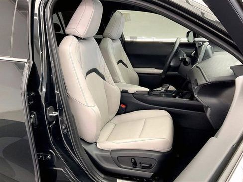 Used 2025 Lexus UX 300h FWD w/ Accessory Package (Z1) image 6
