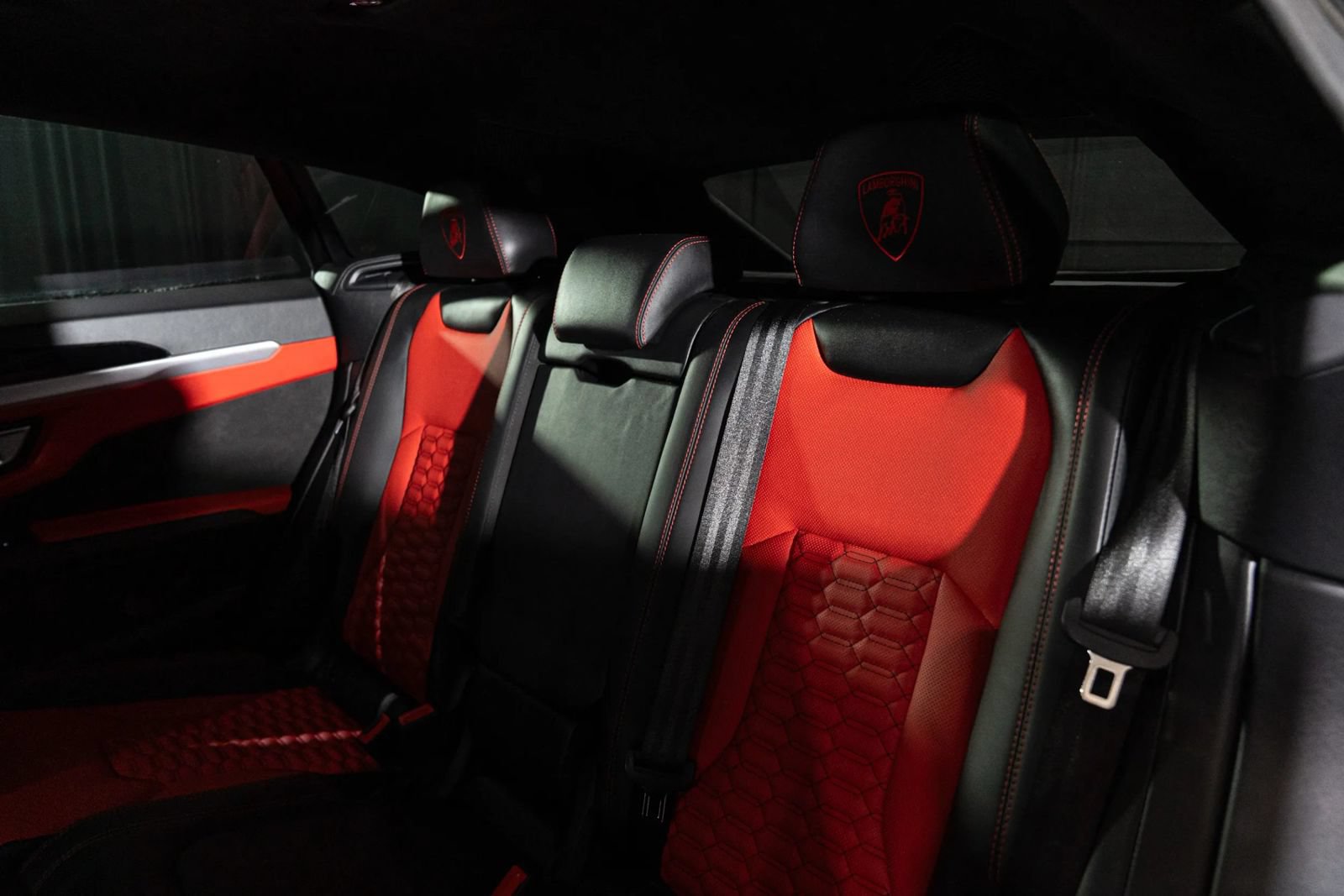 Used 2022 Lamborghini Urus AWD/4WD image 31