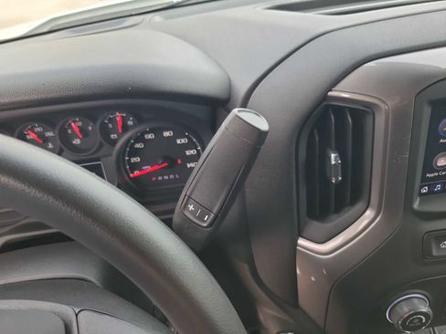 Used 2025 Chevrolet Silverado 1500 Custom image 17