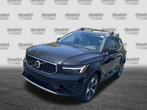 New 2025 Volvo XC40 B5 Plus w/ Protection Package Premier image 5