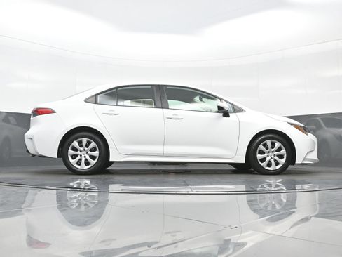 Used 2024 Toyota Corolla LE FWD image 31