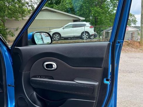 Used 2016 Kia Soul + w/ Designer's Package image 16