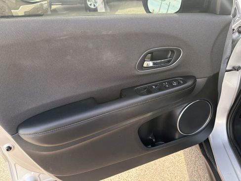 Used 2022 Honda HR-V EX image 14