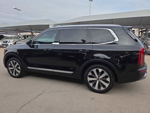 Used 2022 Kia Telluride EX w/ EX Premium Package image 3