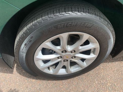 Used 2019 Chevrolet Equinox LT w/ Driver Convenience Package FWD image 9