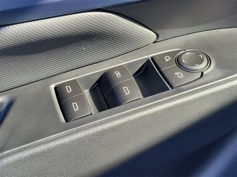 New 2026 Chevrolet Equinox EV LT image 13