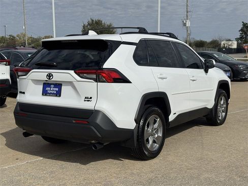 Used 2025 Toyota RAV4 XLE image 5