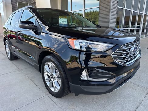 Certified 2023 Ford Edge Titanium AWD/4WD image 10