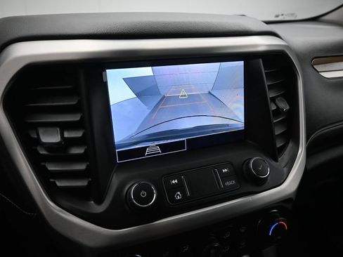 Used 2022 GMC Acadia SLE FWD image 15