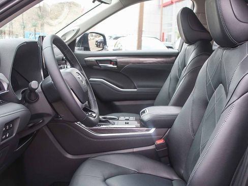 New 2026 Toyota Highlander Platinum AWD/4WD image 20