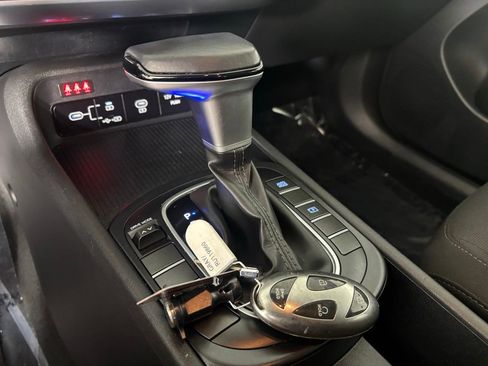 Used 2024 Hyundai Kona SEL image 17