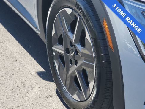 Used 2025 Kia EV6 Light RWD image 12