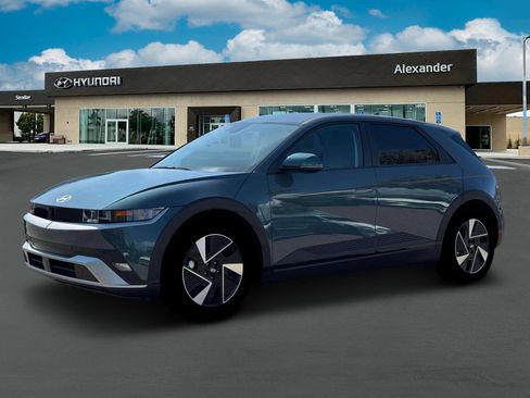 New 2026 Hyundai Ioniq 5 SE image 2