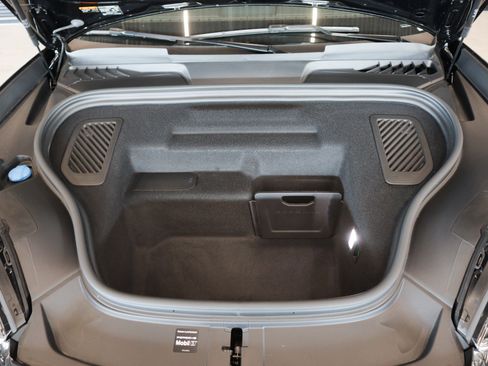 Certified 2025 Porsche Macan 4S Electric image 26