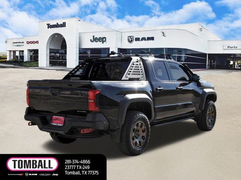 Used 2024 Toyota Tacoma Trailhunter image 7